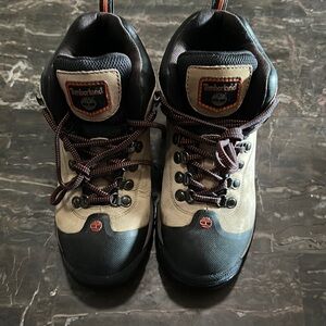 Timberland steel toe boots ,in great used condition,real leather ,waterproof